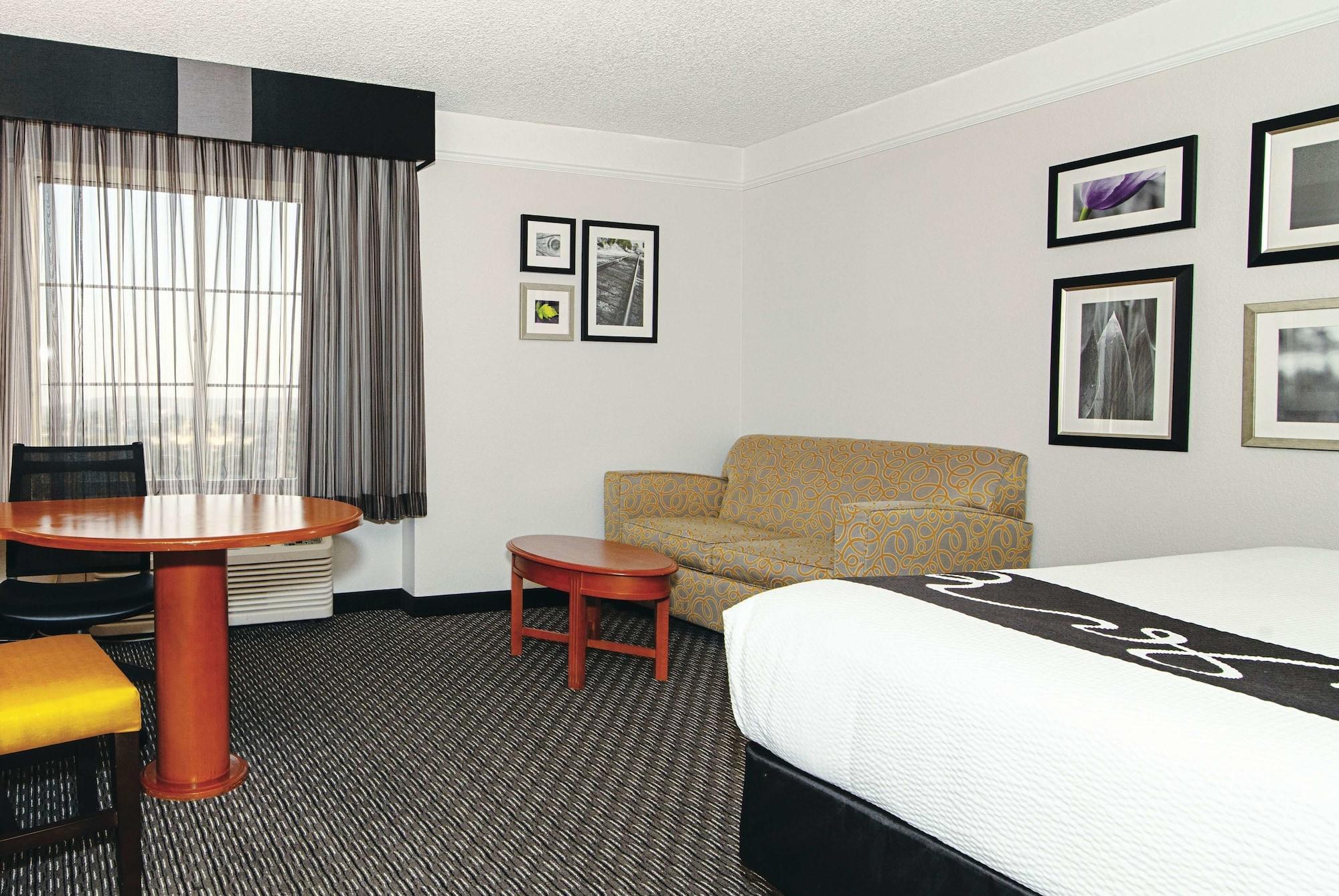 La Quinta Inn & Suites By Wyndham Ontario Airport Exterior foto