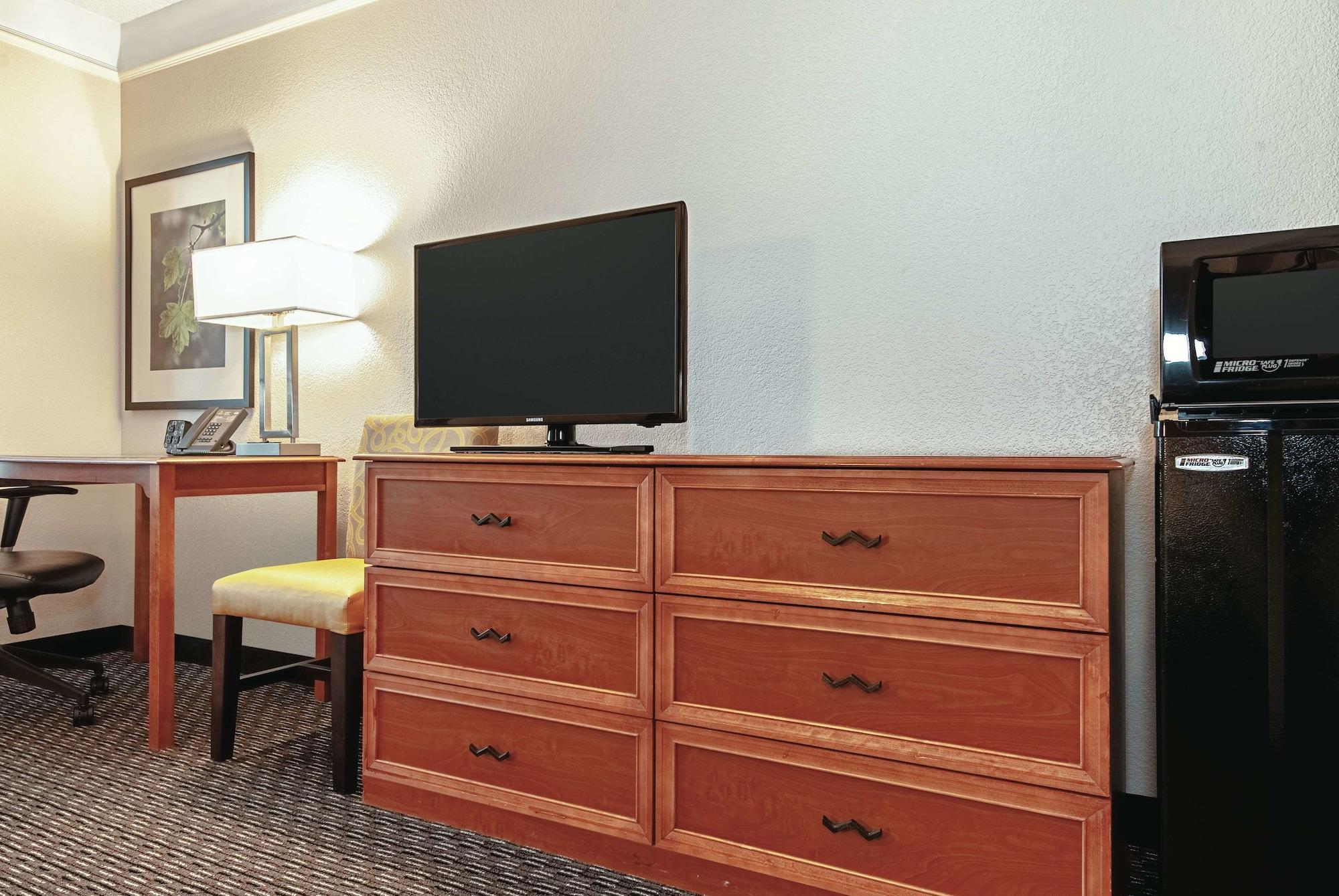 La Quinta Inn & Suites By Wyndham Ontario Airport Exterior foto